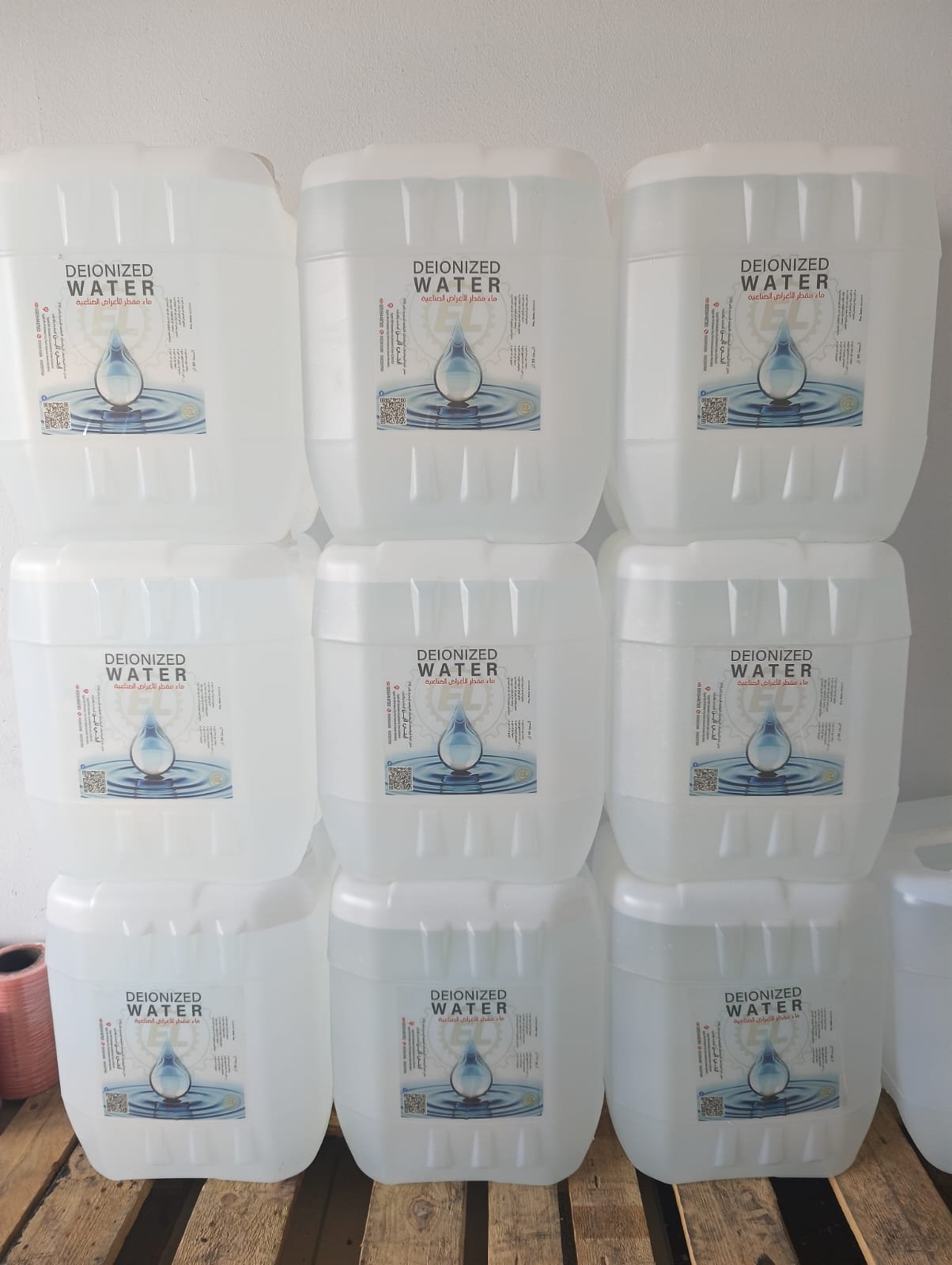 Deionized water and Radiator coolant - الصورة 4